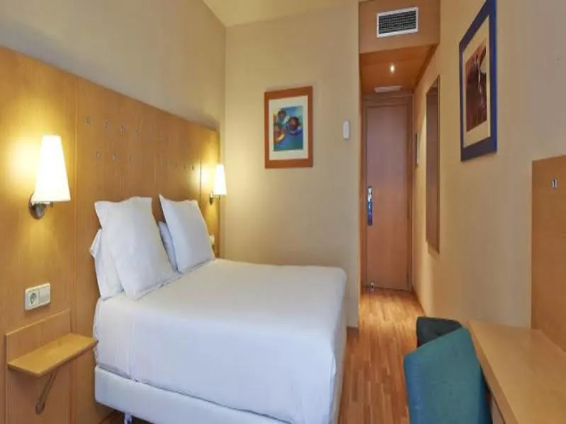 Sercotel Porta Barcelona سانت خوسنت دسفيرن 3*,