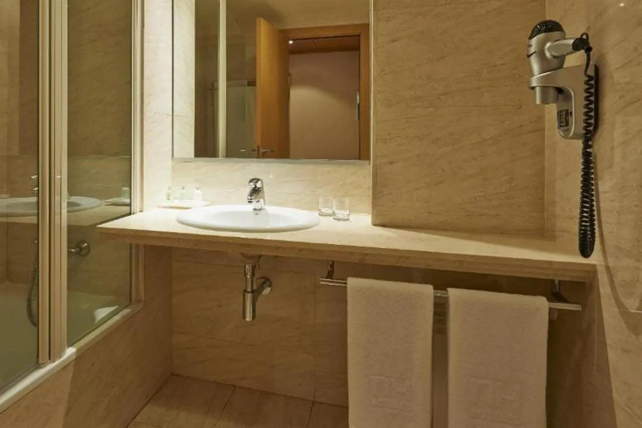 فندق Sercotel Porta Barcelona سانت خوسنت دسفيرن